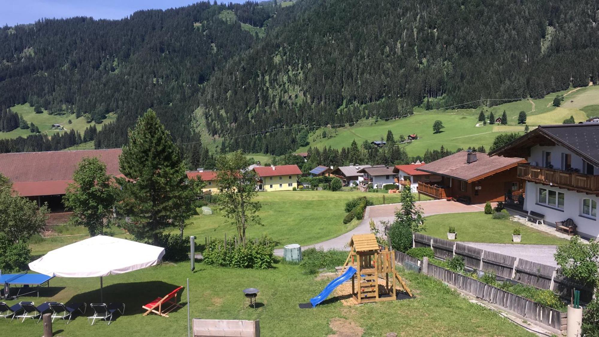 Gluexplatzl Appartements Am Wald ザンクト・マルティン・アム・テンネンゲビルゲ エクステリア 写真